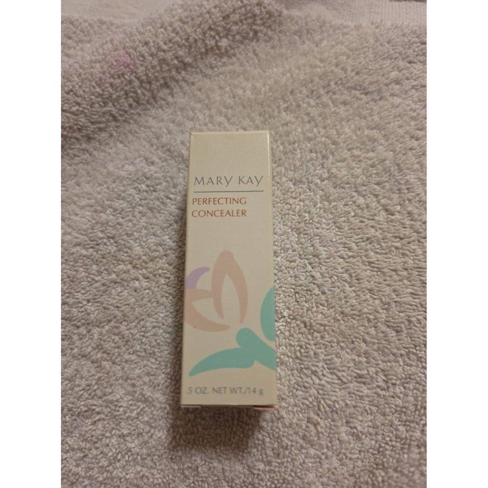 Vtg Mary Kay Perfecting Concealer Ivory #5672 NOS NIB